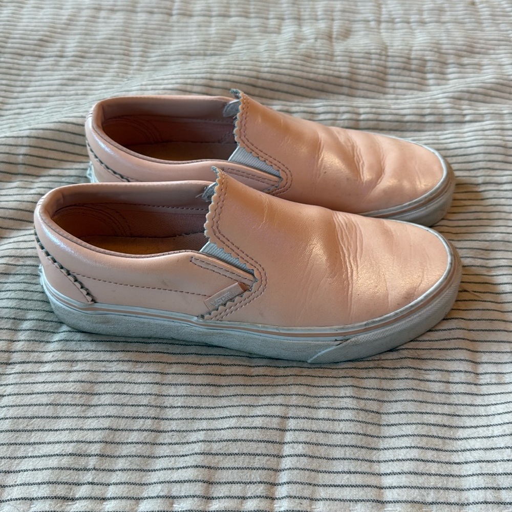 Women’s size 6 metallic pink vans